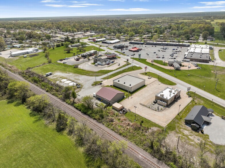 More Photos Of 1010 W Buchanan St, California Freestanding For Sale