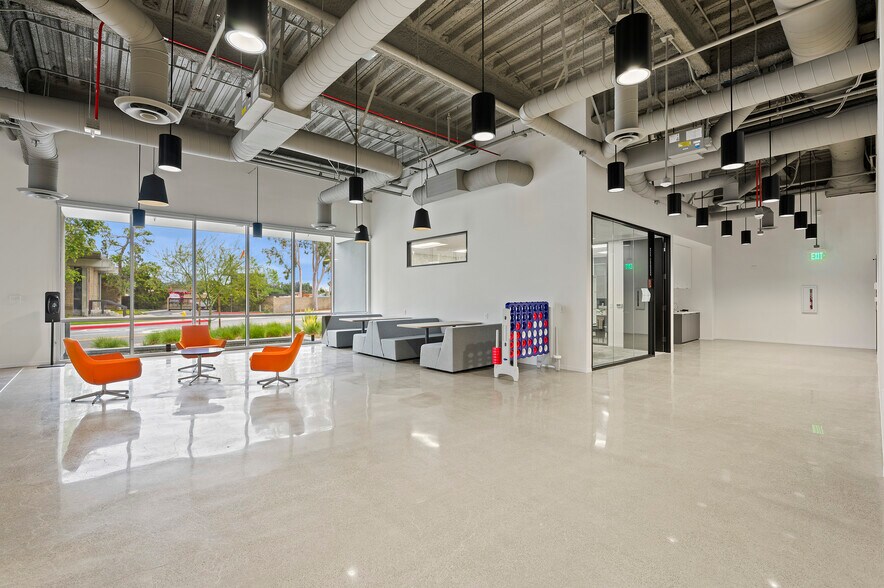 More Photos Of 2150 Towne Centre Pl, Anaheim Unknown For Lease