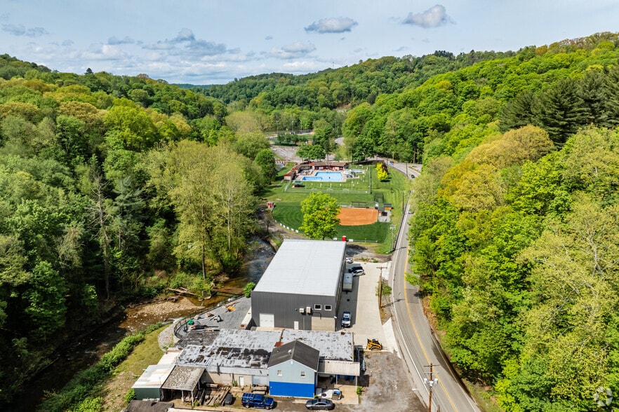 More Photos Of 528 Camp Horne Rd, Pittsburgh Warehouse For Lease
