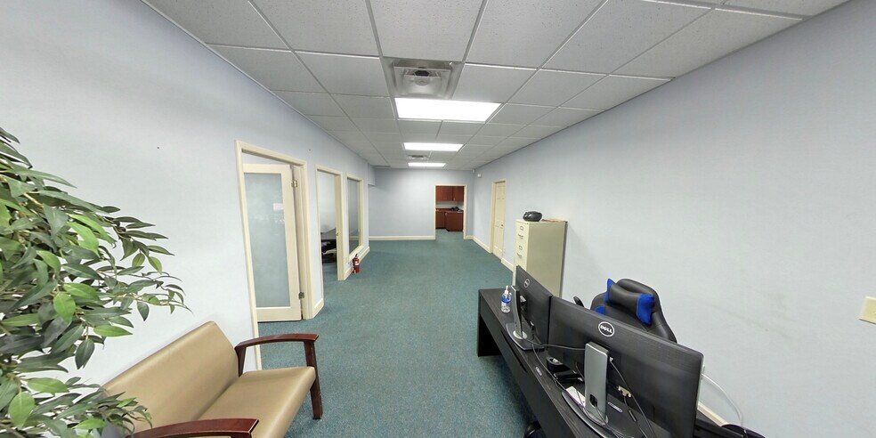 More Photos Of 5610 Fort Caroline Rd, Jacksonville Office For Sale