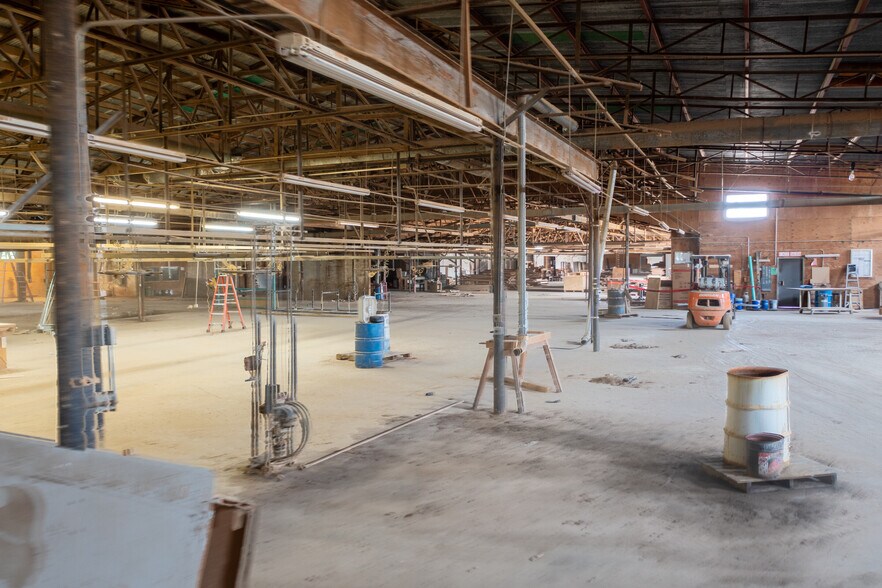 More Photos Of 440 Frankston St, Jacksonville Warehouse For Sale