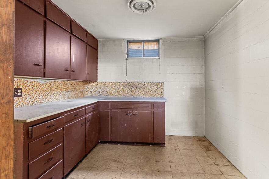 More Photos Of 1454 Tamarac St, Denver Flex For Sale