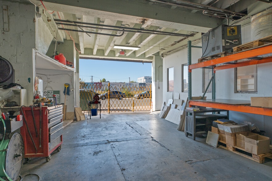 More Photos Of 488-500 Mulberry St, Newark Warehouse For Lease
