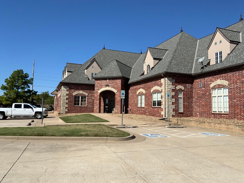More Photos Of 4800 W San Antonio St, Broken Arrow Medical For Lease