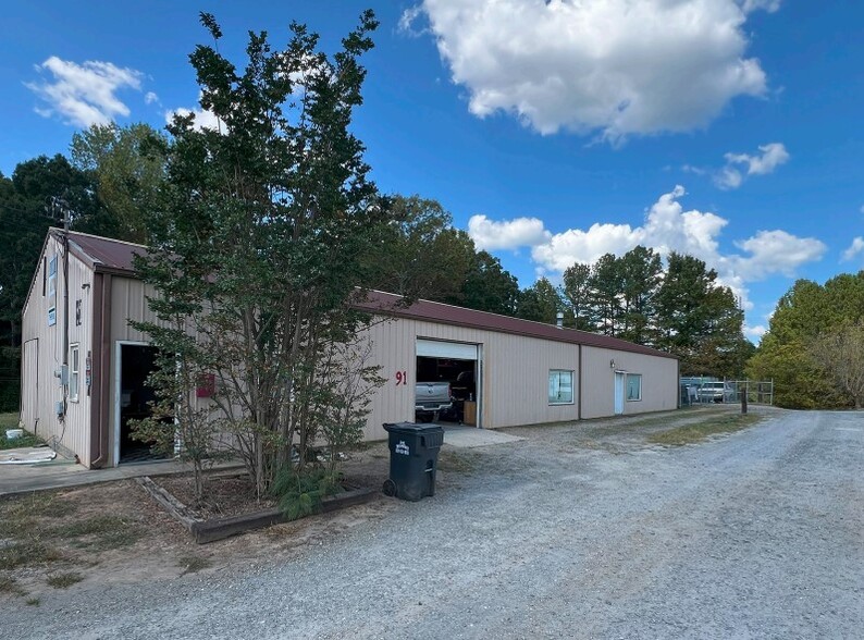 Primary Photo Of 91 Flea Market Rd, Jasper Light Manufacturing For Sale