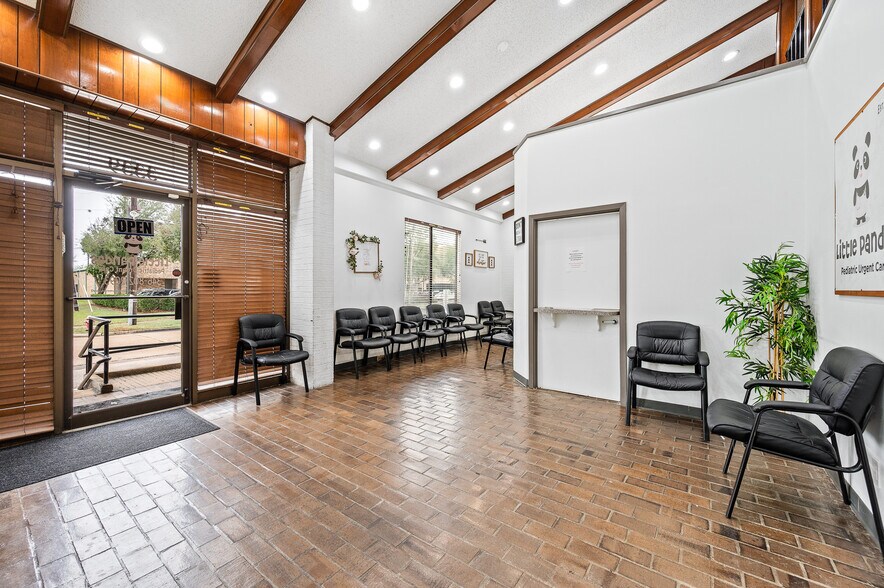 More Photos Of 3339 Fairview St, Pasadena Medical For Lease