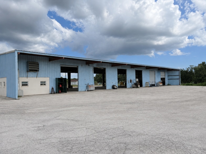 More Photos Of 100 Thornhill Rd, Auburndale Manufacturing For Lease