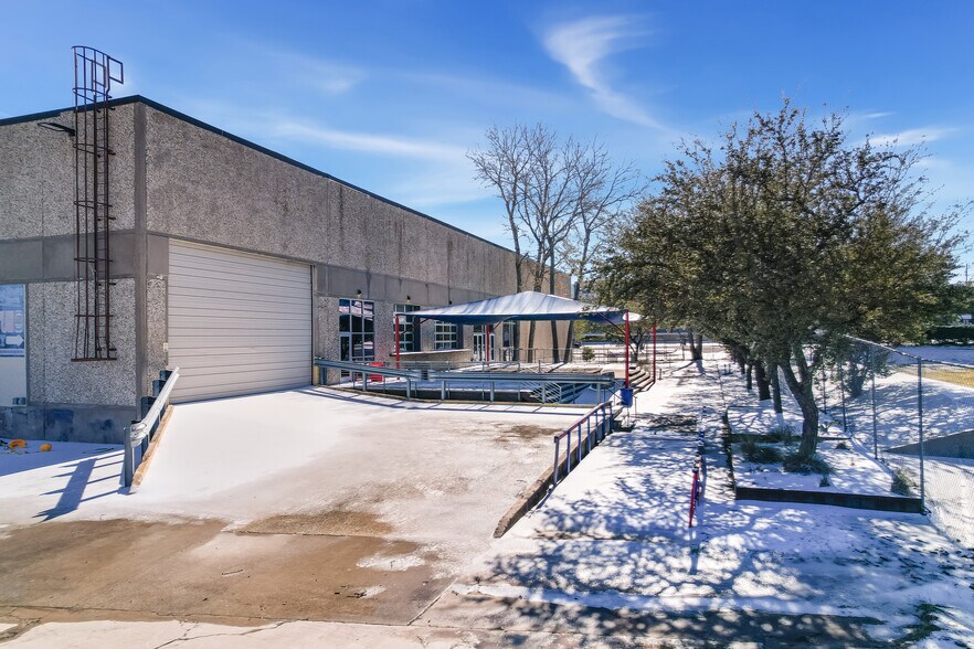 More Photos Of 10420 Metric Blvd, Austin Warehouse For Lease