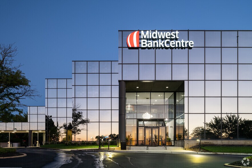 More Photos Of 500 Chesterfield Ctr, Chesterfield Office For Lease