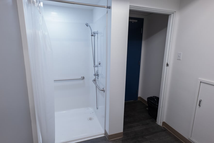 More Photos Of 422 6th St, New Westminster Loft Creative Space For Lease