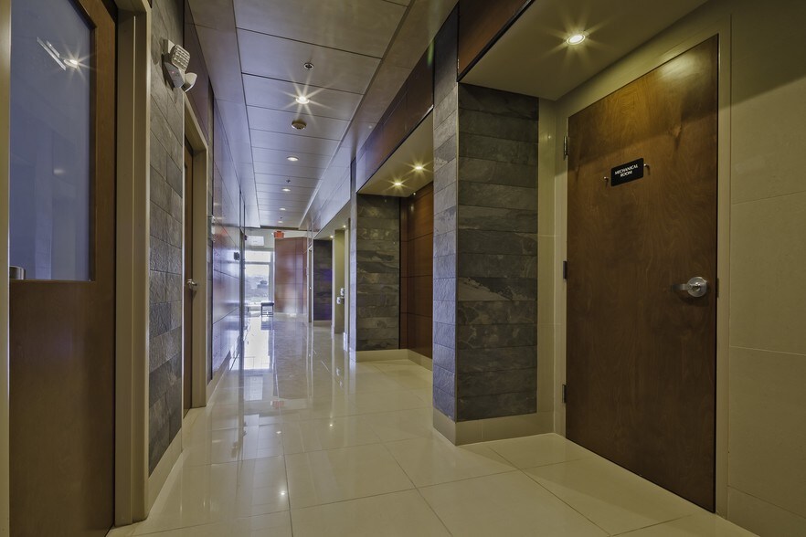 More Photos Of 600 Market St, Chapel Hill Office For Lease