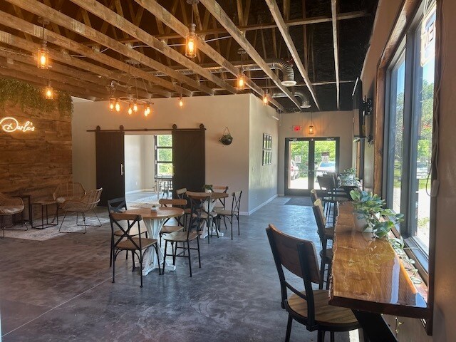 More Photos Of 200 Highlandville Rd, Highlandville Restaurant For Sale
