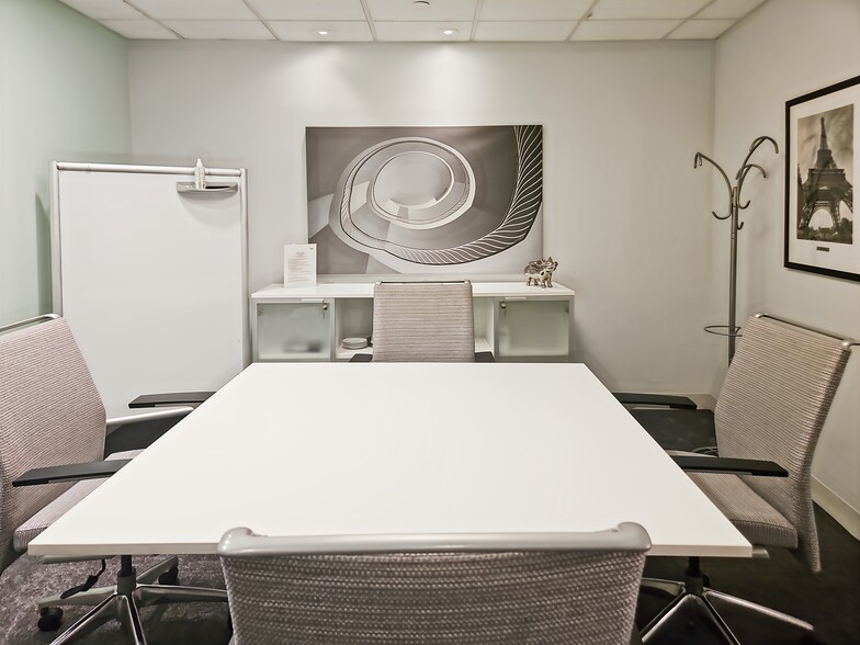 More Photos Of 1 Bridge Plz N, Fort Lee Coworking Space