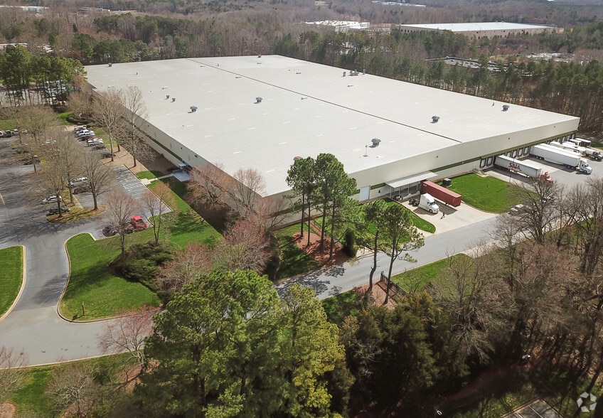 More Photos Of 13201 W Reese Blvd, Huntersville Warehouse For Lease