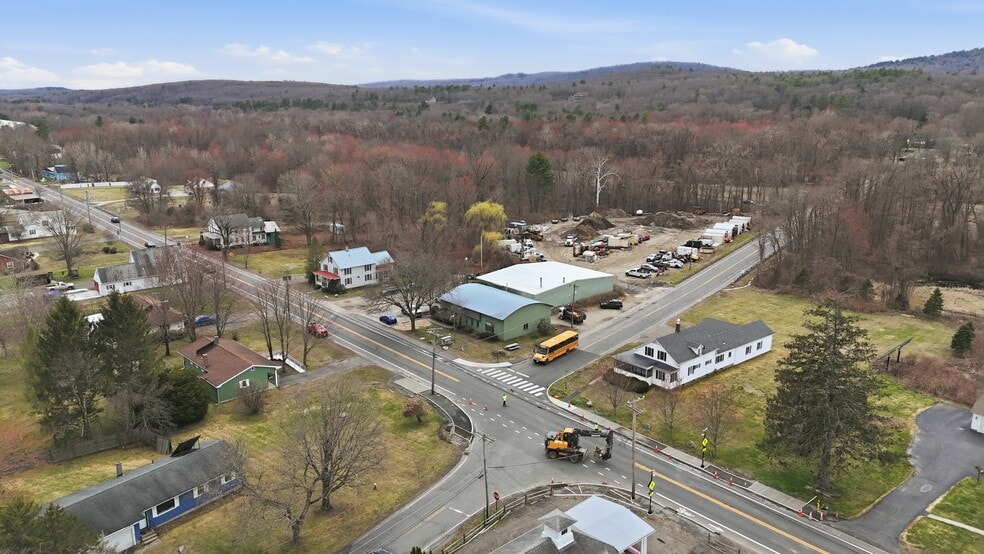 More Photos Of 327 West St, West Hatfield Warehouse For Lease