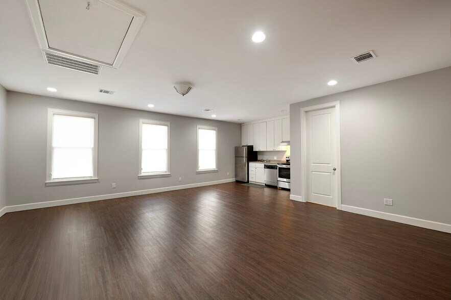 More Photos Of 1226 Heights Blvd, Houston Office For Sale