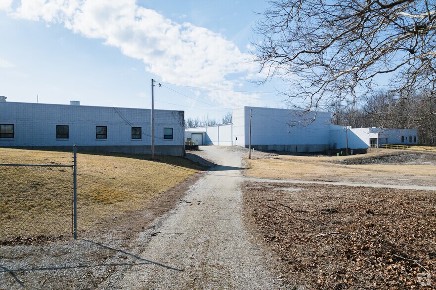 More Photos Of 1520 County Road 42, Gibsonburg Manufacturing For Lease