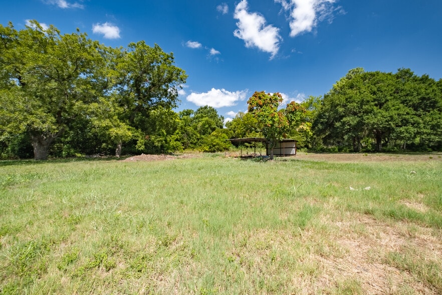 More Photos Of 1408 State Highway 95, Bastrop Land For Sale