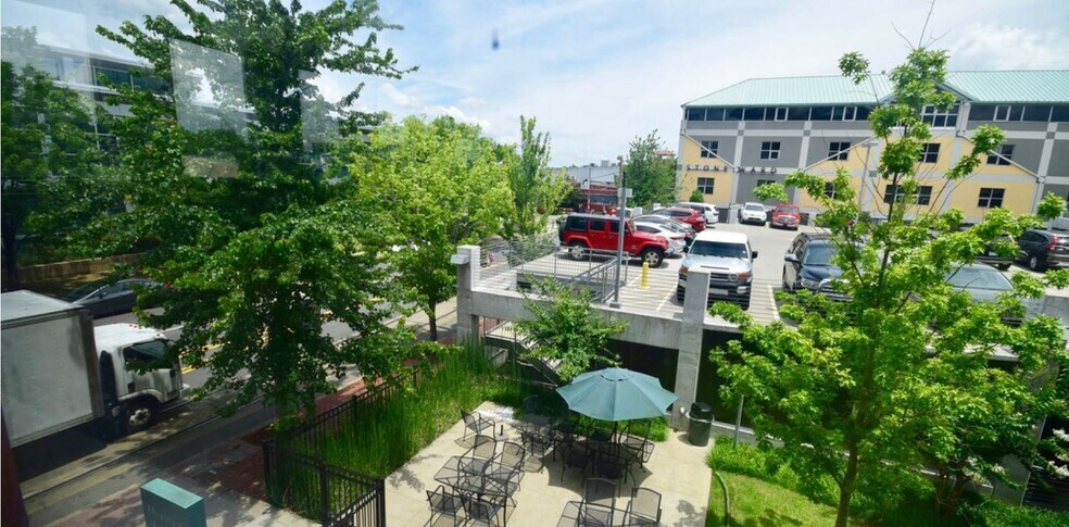 More Photos Of 201 E Markham St, Little Rock Office For Lease
