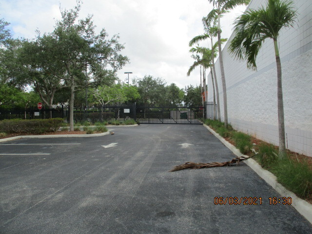 More Photos Of 3710 W Commercial Blvd, Tamarac Light Distribution For Sale