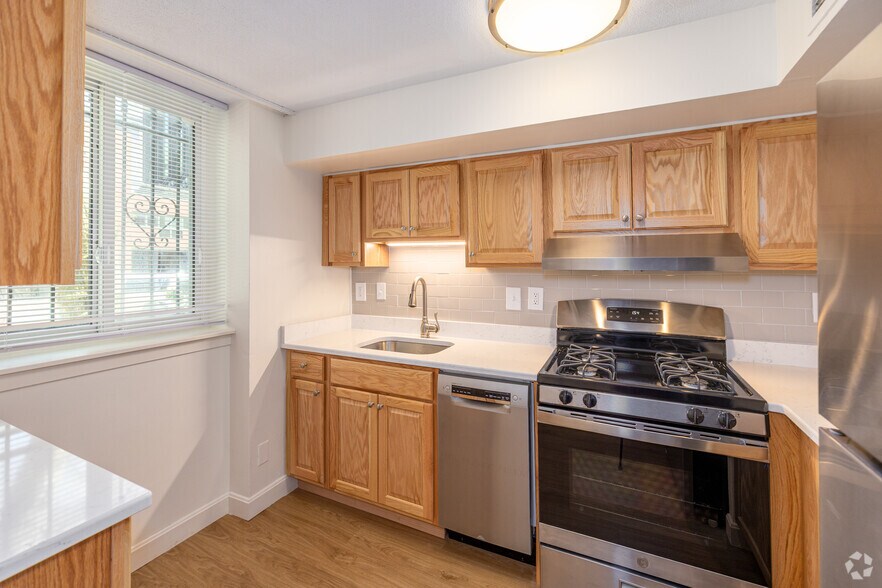 More Photos Of 490 Tremont St, Boston Apartments For Lease