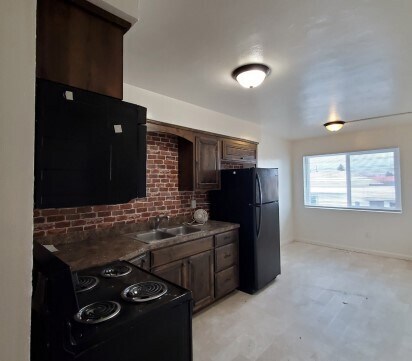 More Photos Of 184 W Pine St, Shelley Office Residential For Sale