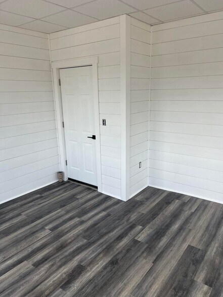 More Photos Of 251 E Main St, Batavia Office For Sale