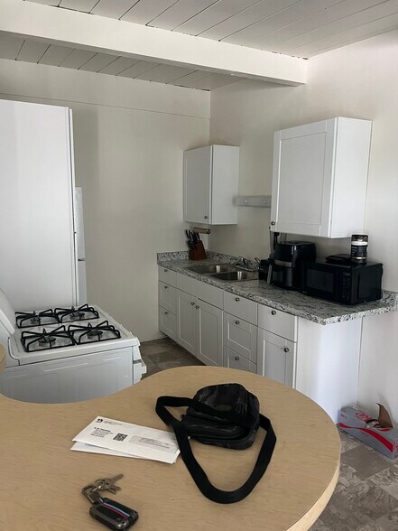 More Photos Of 2162 Thomas Ave, San Diego Apartments For Sale