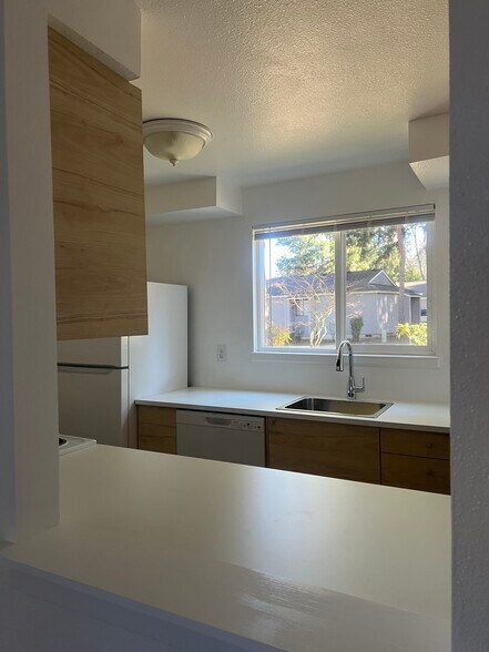 More Photos Of 12344 SW Sussex St, Beaverton Apartments For Sale