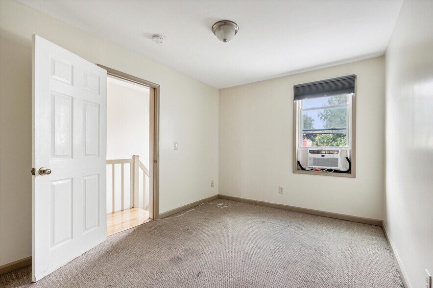 More Photos Of 1632 N Willington St, Philadelphia Office Residential For Lease