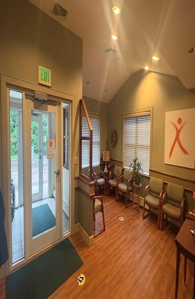 More Photos Of 163 Main St, South Kingstown Medical For Sale