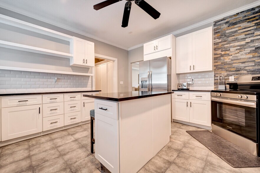 More Photos Of 5607 Sapp Rd, Conroe Lodge Meeting Hall For Sale