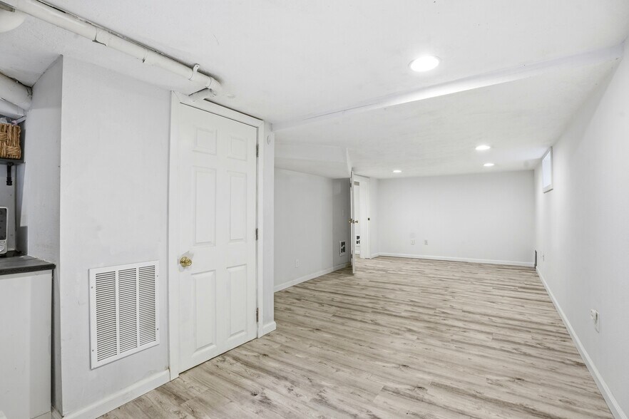 More Photos Of 1314 7th St, Oregon City Flex For Sale