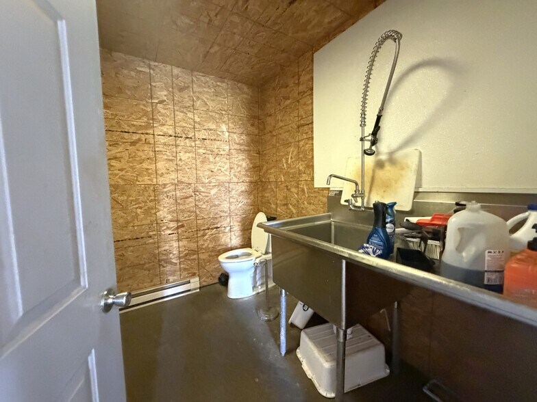 More Photos Of 26274 Highway H, Marshall Distribution For Sale