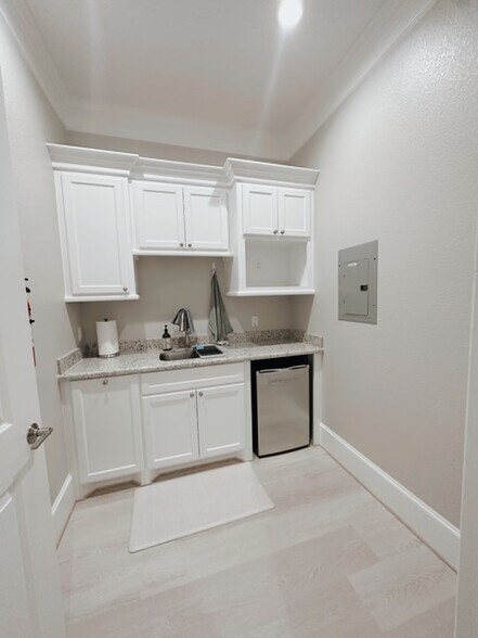 More Photos Of 17820 Mound Rd, Cypress Unknown For Lease