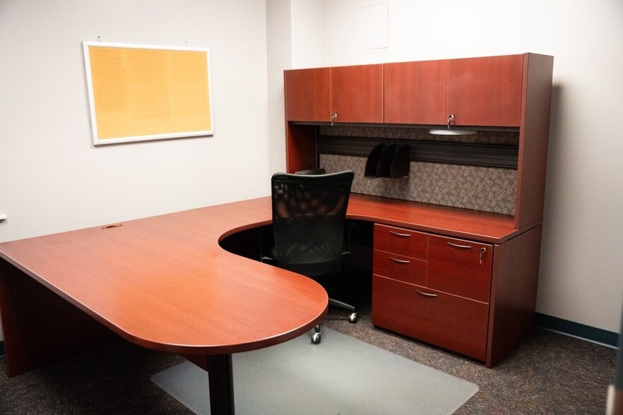 More Photos Of 3429 Regal Dr, Alcoa Office For Sale