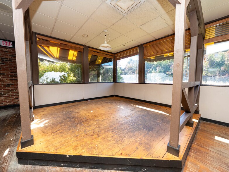 More Photos Of 1941 Champion Dr, Canton Restaurant For Lease