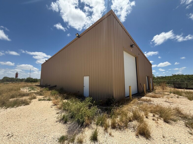 More Photos Of 598 TX-163, Ozona Warehouse For Sale