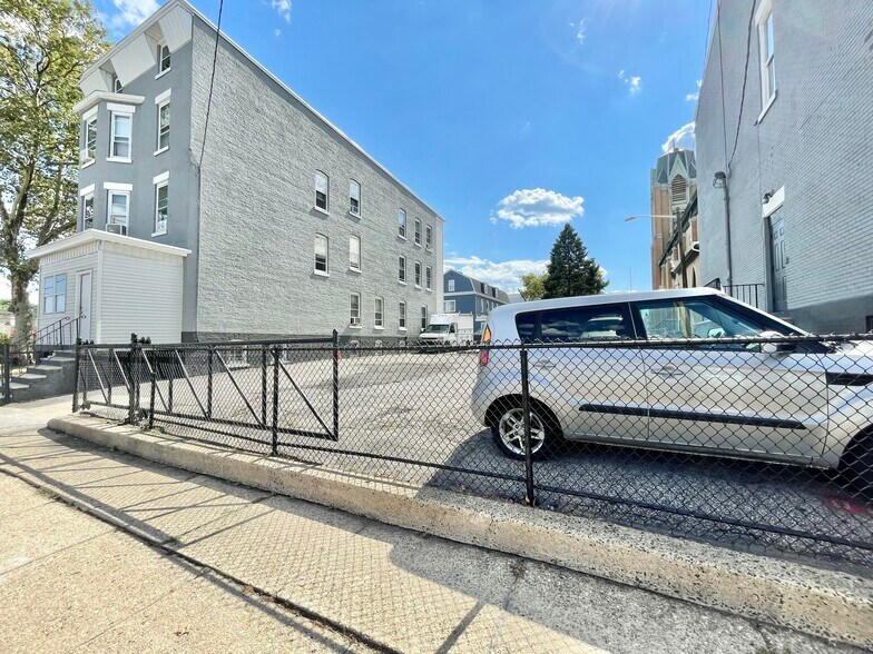 More Photos Of 214-228 Msgr Kemezis Pl, Elizabeth Schools For Sale