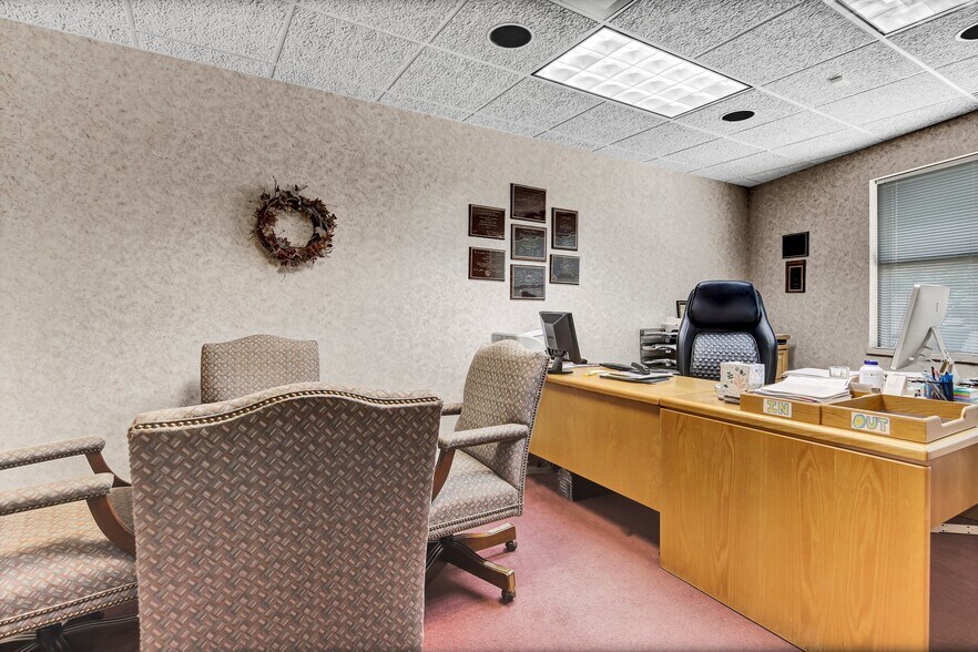 More Photos Of 1511 Northway Dr, Saint Cloud Medical For Sale