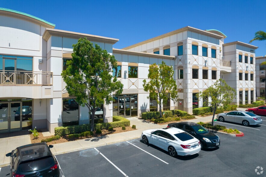 More Photos Of 27290 Madison Ave, Temecula Unknown For Lease