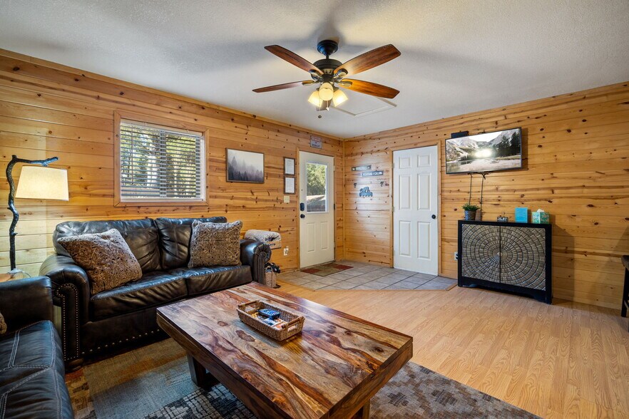 More Photos Of 1022 S Hunter Creek Dr, Payson Hotel For Sale