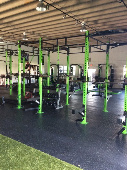 More Photos Of 3075 SW 28th St, Miami Warehouse For Lease