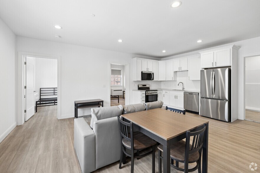 More Photos Of 804 Main St, Willimantic Apartments For Lease