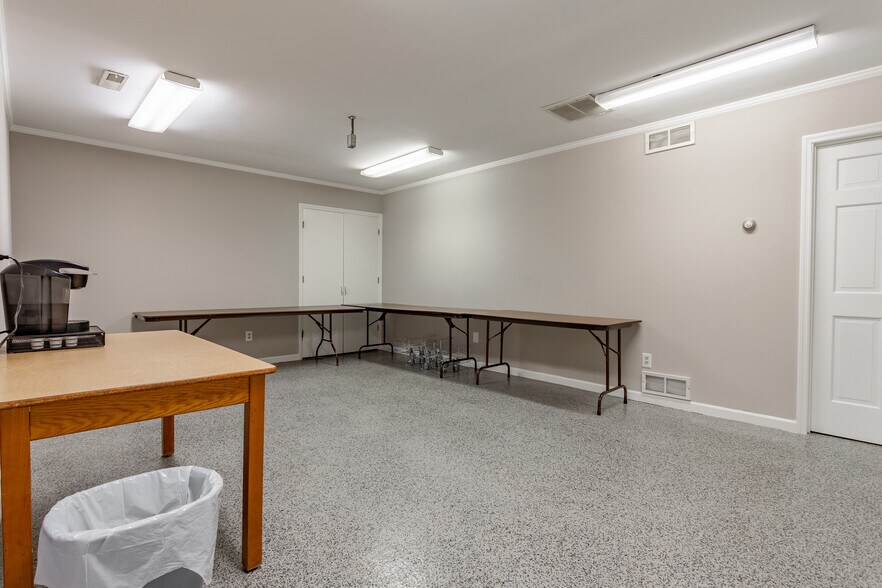 More Photos Of 4058 Old Us Highway 52, Lexington Warehouse For Lease