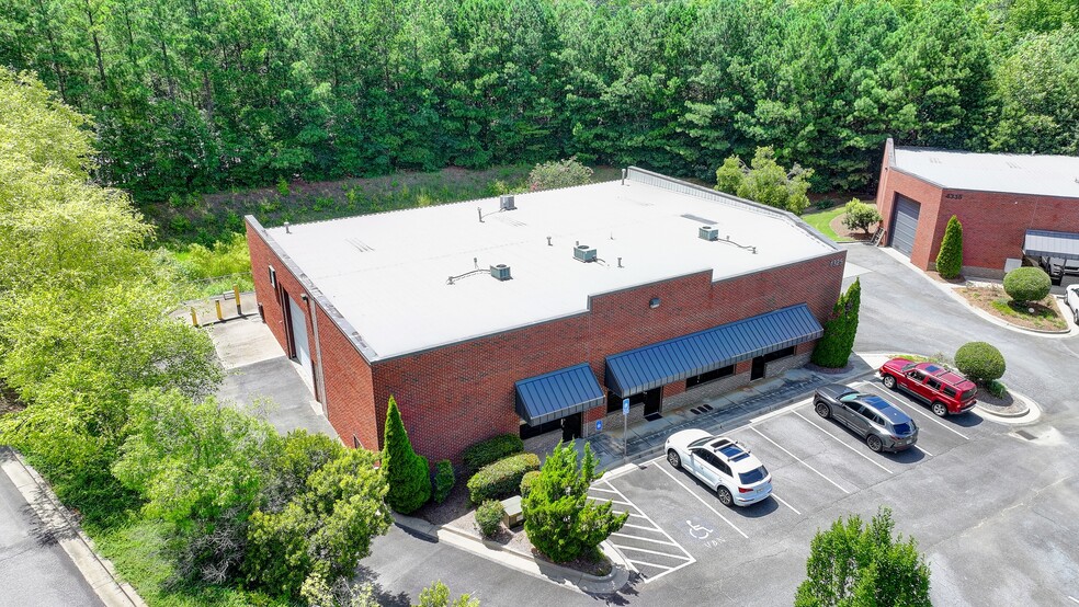 More Photos Of 4325 Creek Park Dr, Suwanee Light Distribution For Sale