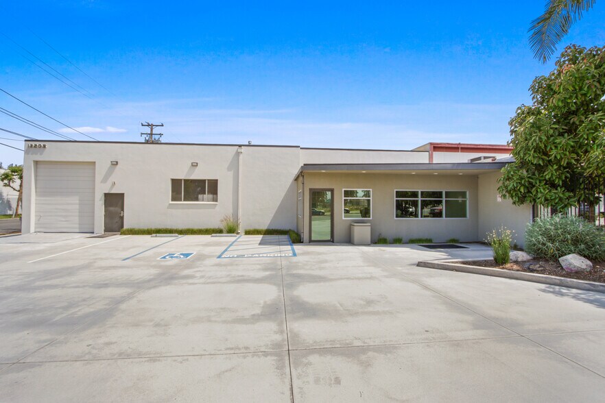 More Photos Of 13205 Lakeland Rd, Santa Fe Springs Manufacturing For Sale