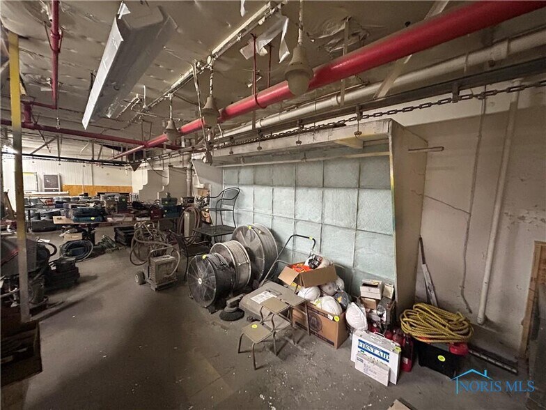 More Photos Of 446 N Wood St, Fremont Warehouse For Sale