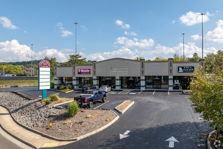 More Photos Of 3177 Linden Dr, Bristol Storefront For Lease