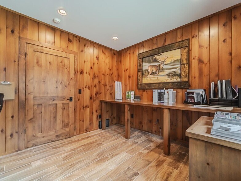 More Photos Of 5771 US Highway 45, Land O Lakes Office For Sale